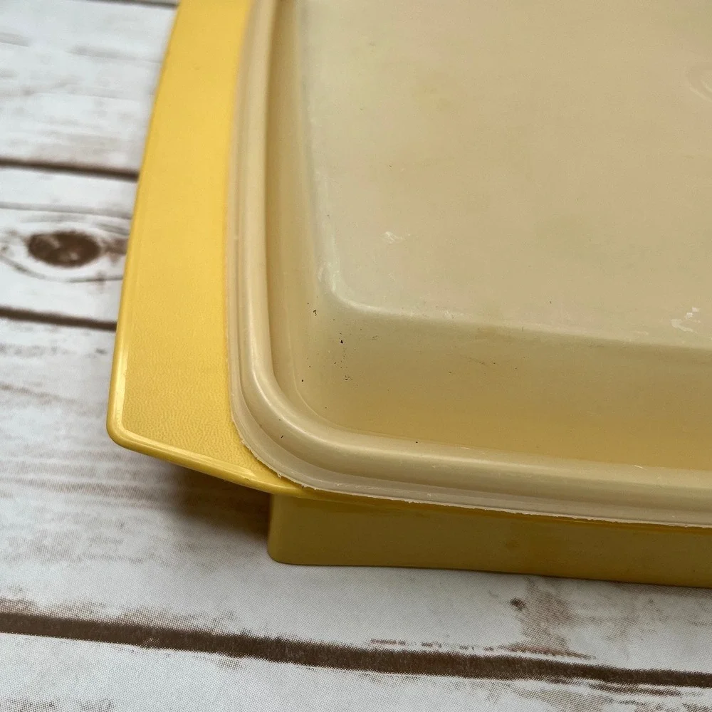 Tupperware Divided Serving Tray Harvest Gold Yellow Vintage 723-2 15 Inch
